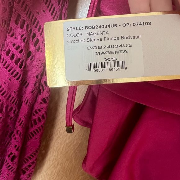 PatBo Crochet Sleeve Plunge Bodysuit Magenta XS - Picture 5 of 8